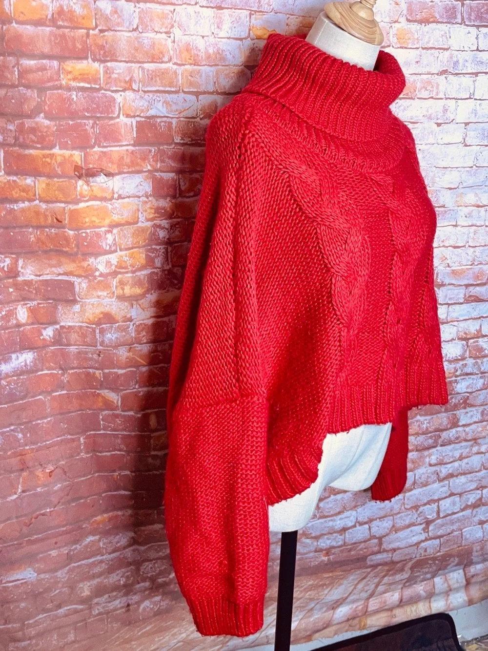 Jack by BB Red Chunky Slouchy Cropped Cable-Knit Turtleneck Sweater for Women